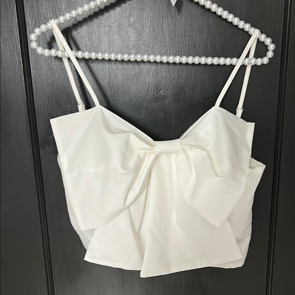 SHEIN Tops - SHEIN White Bow Front Crop Spaghetti Strap